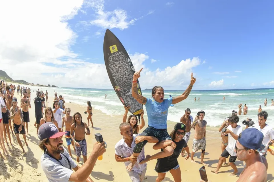Silvana Lima, a atual campeã brasileira, é uma das atrações da etapa de Xangri-lá — Foto: Marcio David / LayBack Pro