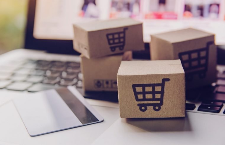 Como ganhar dinheiro na internet? Confira 12 ideias para começar!